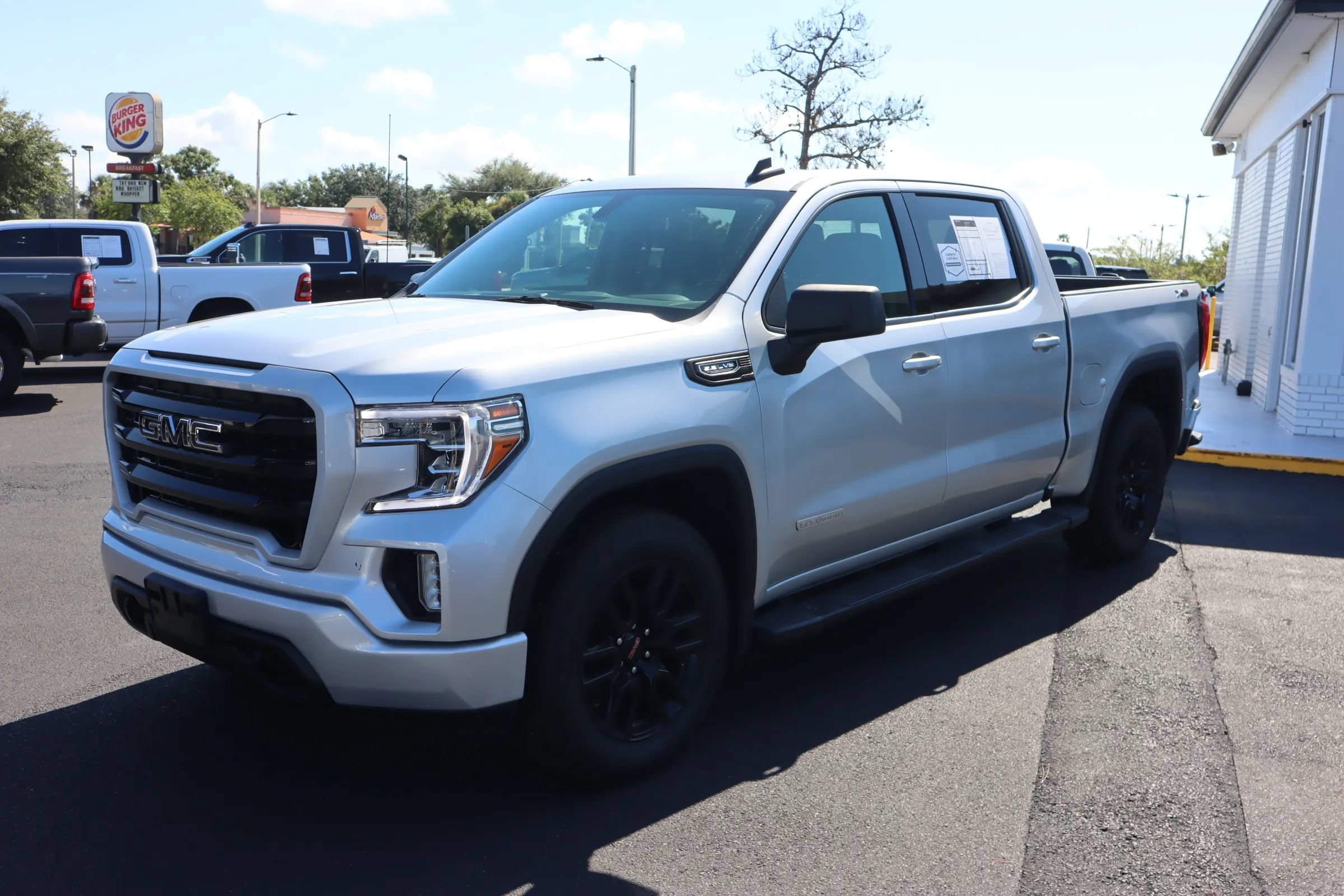 Used 2021 GMC Sierra 1500 Elevation w/ Preferred Package AWD/4WD image 3
