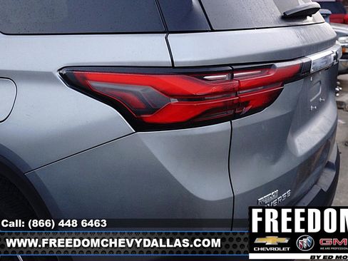 Used 2023 Chevrolet Traverse LT image 7