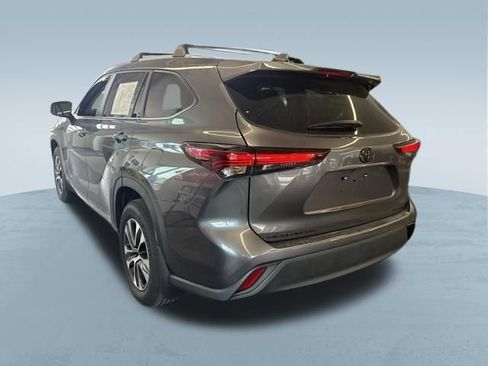 Used 2024 Toyota Highlander XLE AWD/4WD image 20