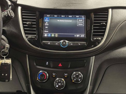 Used 2018 Chevrolet Trax LS FWD image 23