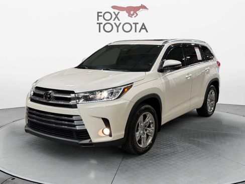 Used 2018 Toyota Highlander Limited image 1