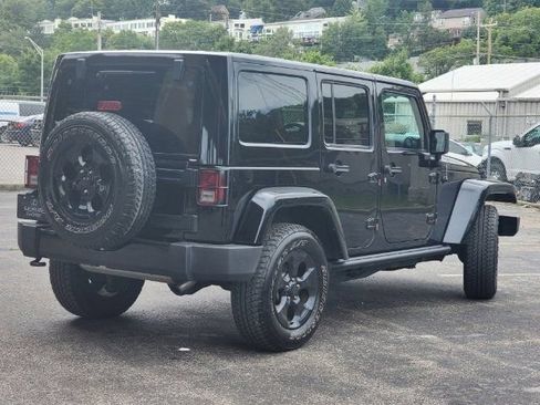 Used 2015 Jeep Wrangler Unlimited Sahara AWD/4WD image 21