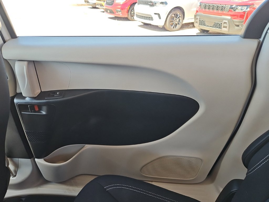 Used 2024 Chrysler Voyager LX FWD image 14