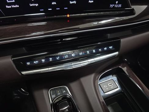 Used 2023 Cadillac Escalade ESV Sport Platinum AWD/4WD image 24