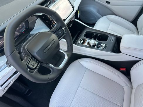 New 2026 Jeep Cherokee Limited image 10