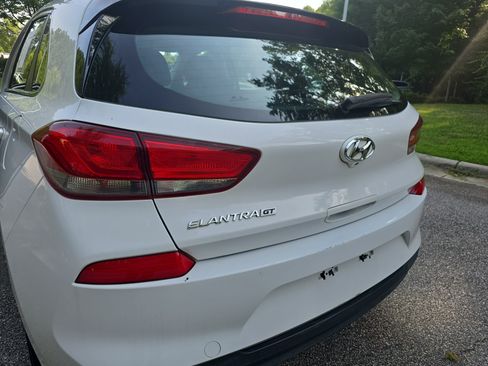 Used 2018 Hyundai Elantra GT FWD image 32