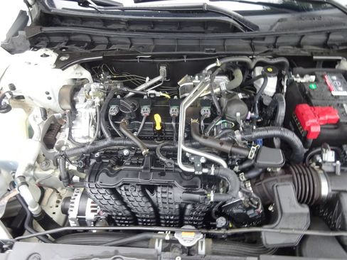 Used 2023 Nissan Altima 2.5 SR FWD image 11