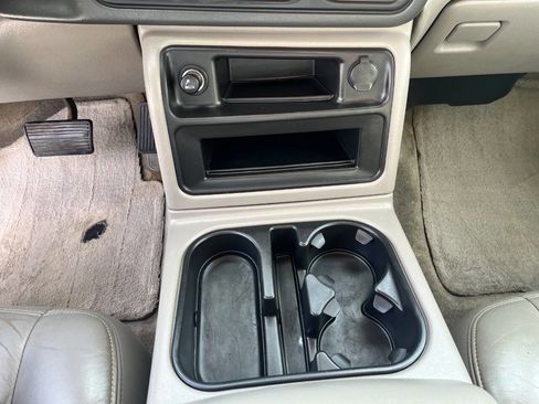 Used 2005 Chevrolet Tahoe Z71 w/ Preferred Equipment Group image 16