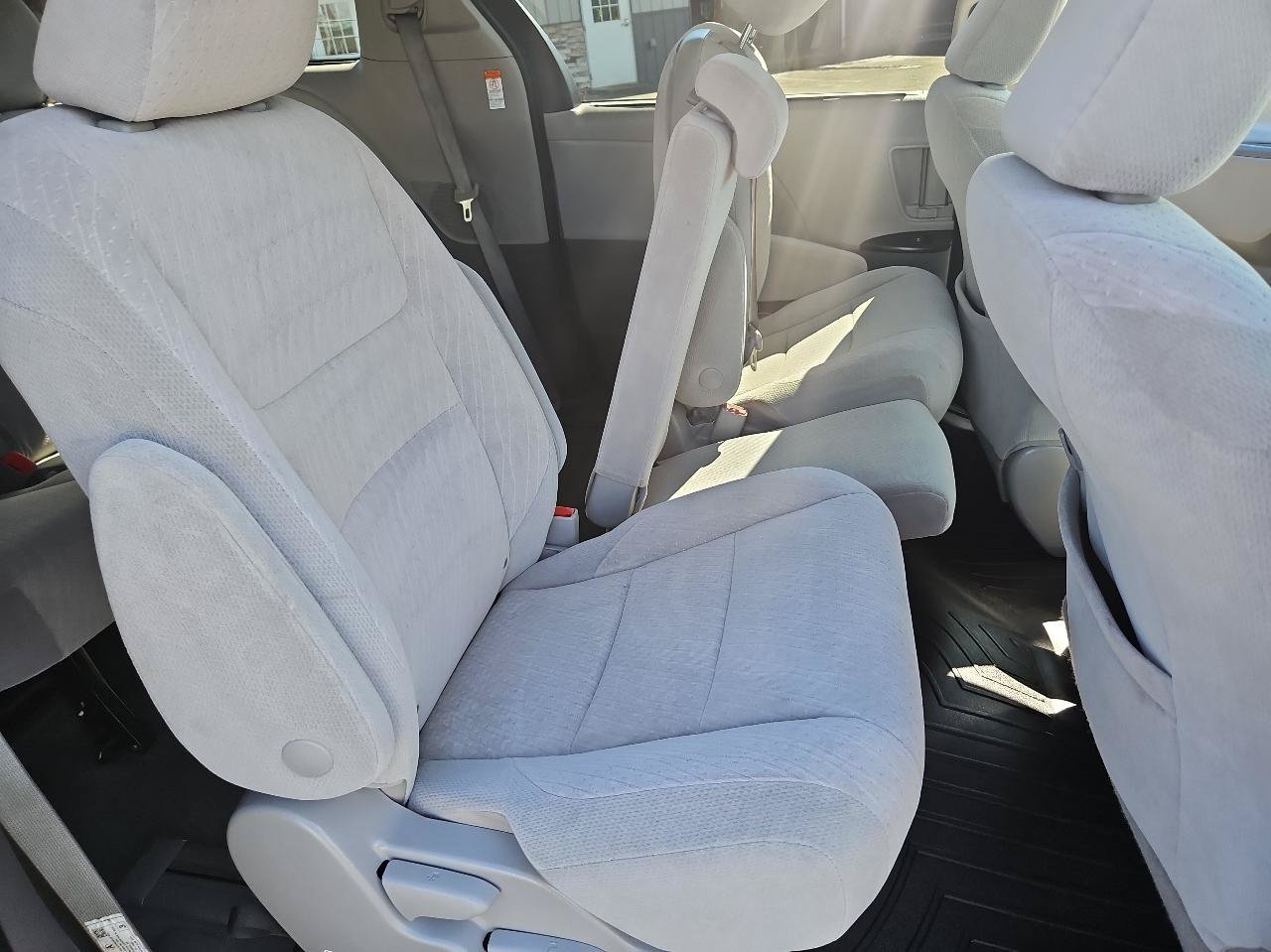 Used 2020 Toyota Sienna LE FWD image 20