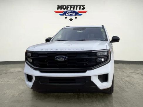 Certified 2025 Ford Expedition Active AWD/4WD image 8