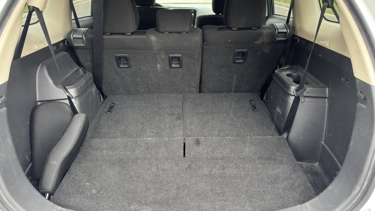 Used 2014 Mitsubishi Outlander SE FWD image 21
