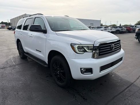 Used 2019 Toyota Sequoia TRD Sport w/ TRD Sport Premium Package AWD/4WD image 4