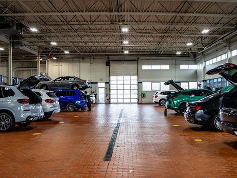 Used 2026 BMW X5 xDrive50e w/ M Sport Package image 40