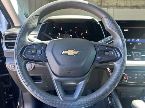 Used 2024 Chevrolet TrailBlazer LT w/ Driver Confidence Package image 25