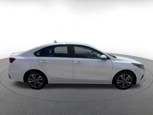 Used 2024 Kia Forte LXS image 16