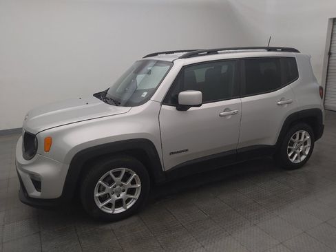Used 2020 Jeep Renegade Latitude FWD image 2