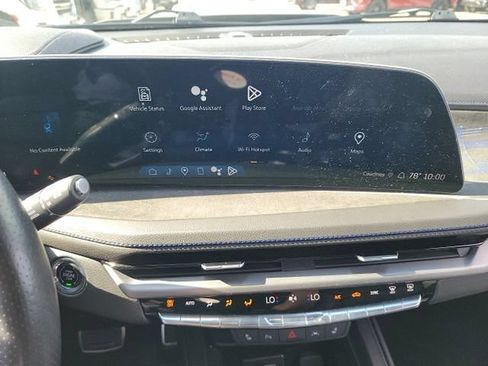 Used 2024 Cadillac XT4 Sport w/ Technology Package FWD image 12