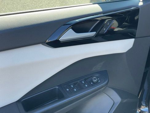 Certified 2025 Volkswagen Taos S image 11