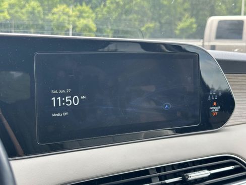 Used 2022 Hyundai Palisade Limited FWD image 12