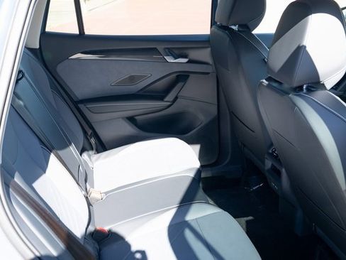 New 2026 Volkswagen Tiguan SE image 39