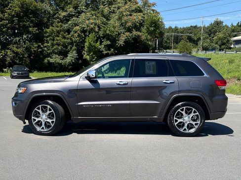 Used 2019 Jeep Grand Cherokee Overland AWD/4WD image 3