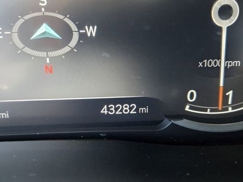 Used 2023 Genesis GV70 2.5T w/ Advanced Package image 28