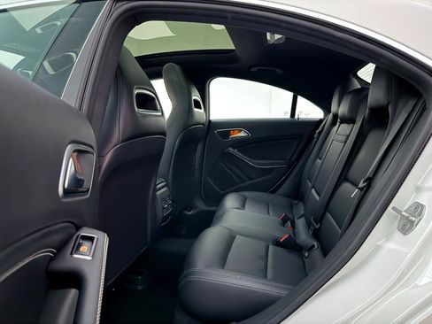 Used 2017 Mercedes-Benz CLA 250 image 22