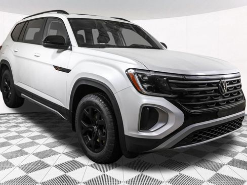 Used 2026 Volkswagen Atlas Peak Edition AWD/4WD image 10