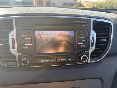 Used 2017 Kia Sportage LX image 12