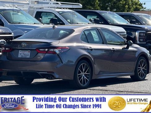 Used 2023 Toyota Camry SE FWD image 4