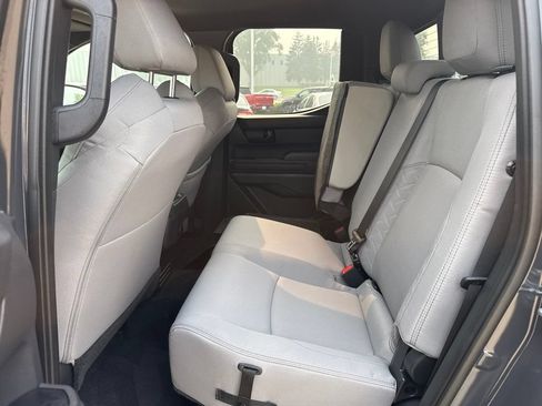 Used 2025 Toyota Tacoma SR5 AWD/4WD image 9
