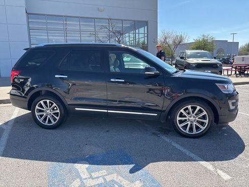 Used 2017 Ford Explorer Limited image 33