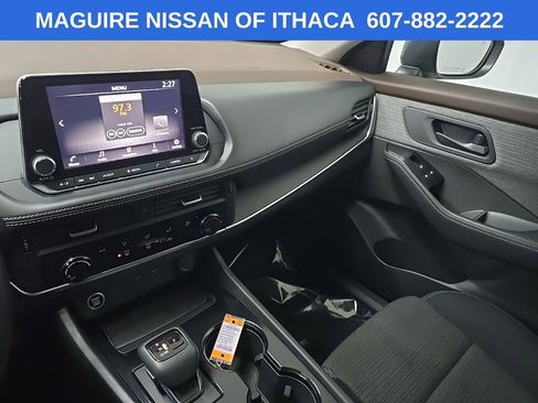 Used 2022 Nissan Rogue S AWD/4WD image 25