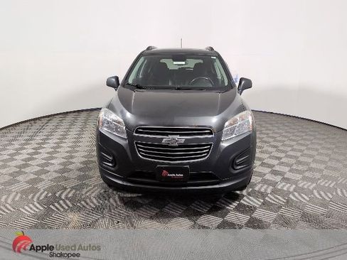Used 2016 Chevrolet Trax LT w/ LT Sun and Sound Package image 2