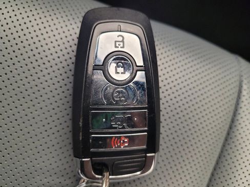 Used 2022 Lincoln Corsair AWD w/ Equipment Group 101A image 32