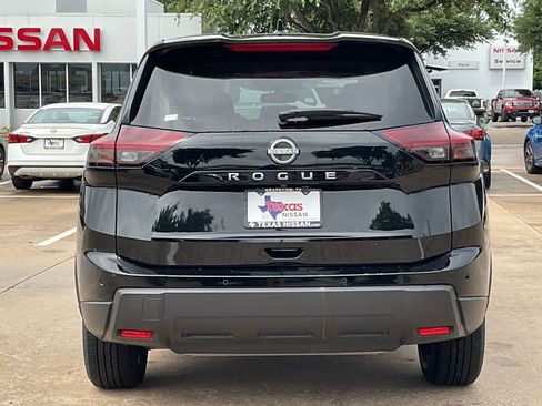 Used 2025 Nissan Rogue SV FWD image 5