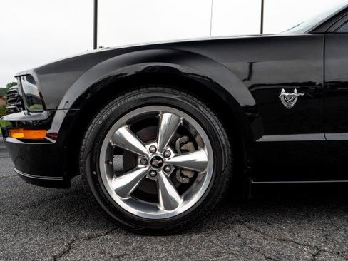 Used 2009 Ford Mustang GT Premium RWD image 28