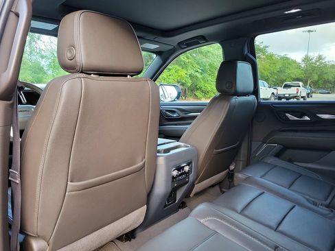 Used 2024 GMC Yukon XL Denali RWD image 18