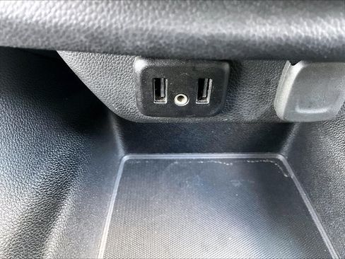 Used 2021 Chevrolet Traverse LS FWD image 26