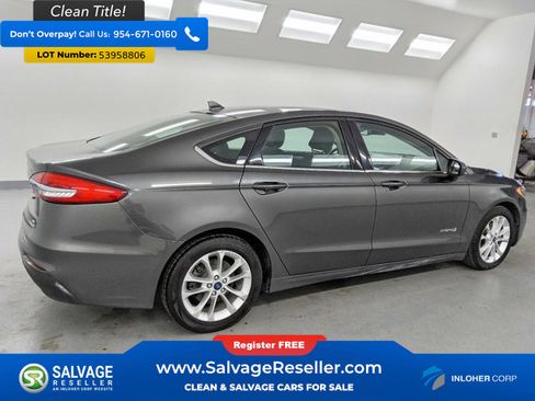 Used 2019 Ford Fusion SE FWD image 4