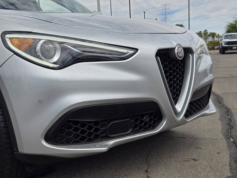 Used 2018 Alfa Romeo Stelvio Ti AWD/4WD image 9