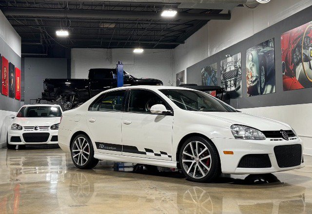 Used 2010 Volkswagen Jetta TDI Cup FWD image 2