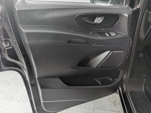 Used 2020 Mercedes-Benz Metris Passenger image 13