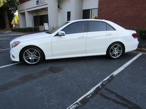 Used 2014 Mercedes-Benz E 350 4MATIC Sedan image 2