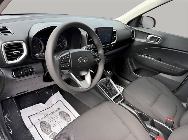 Used 2022 Hyundai Venue SE FWD image 16