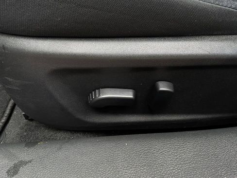 Used 2025 Nissan Altima 2.5 SV FWD image 11