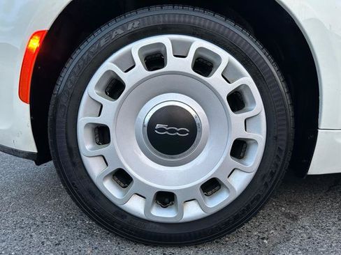 Used 2015 FIAT 500 Pop FWD image 23