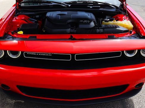Used 2018 Dodge Challenger SXT RWD image 48