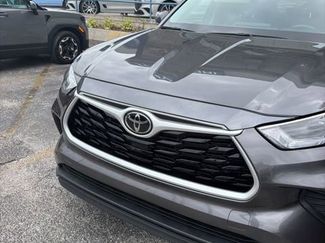 Used 2023 Toyota Highlander L video 1