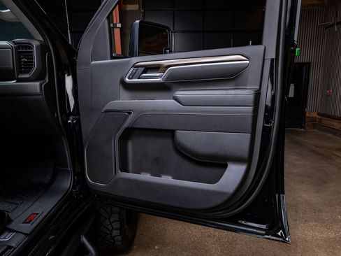 Used 2025 Chevrolet Silverado 2500 LT w/ Trail Boss Package image 38